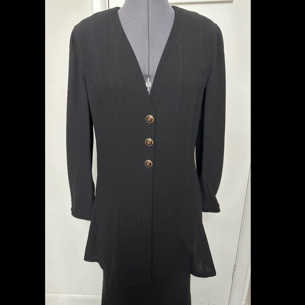 VINTAGE 1993 CHANEL BOUTIQUE BLACK WOOL CREPE SUIT JACKET LONG SKIRT 40 42 8 10 - Picture 2 of 10